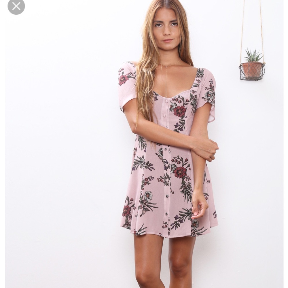 NWT sold out Flynn Skye Nyla dress